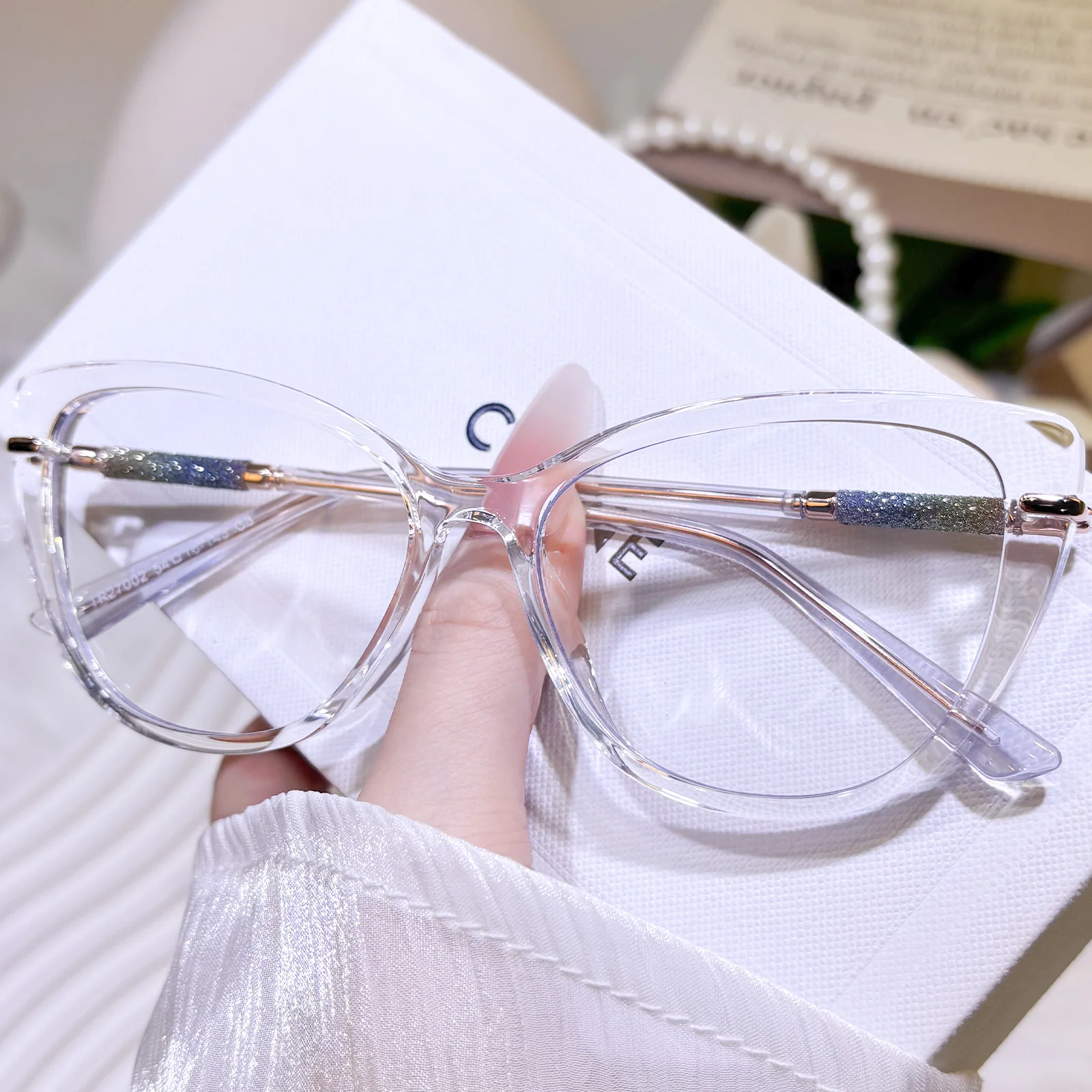 Vixia Eyeglasses - Image 3