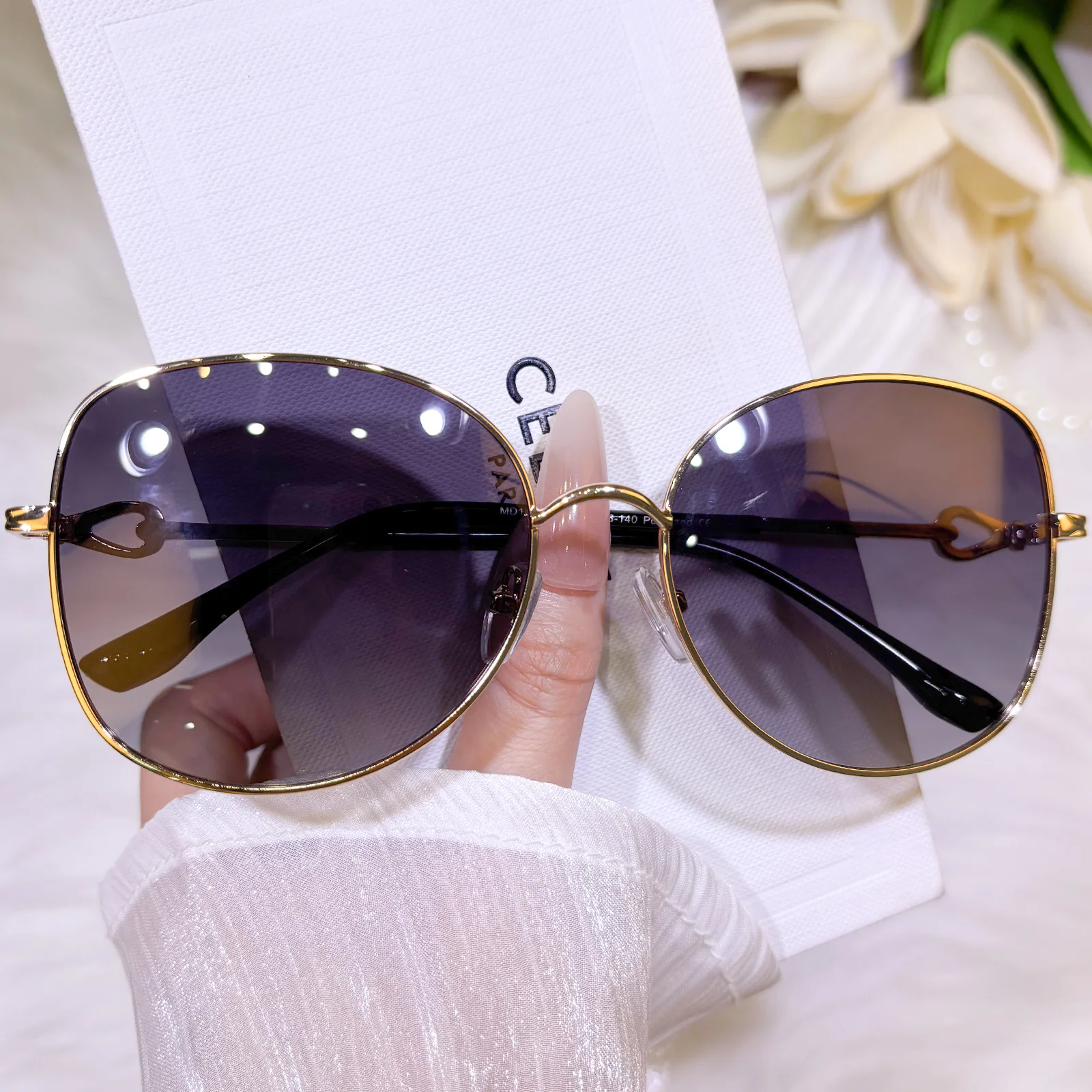 Vlena Sunglasses - Image 3