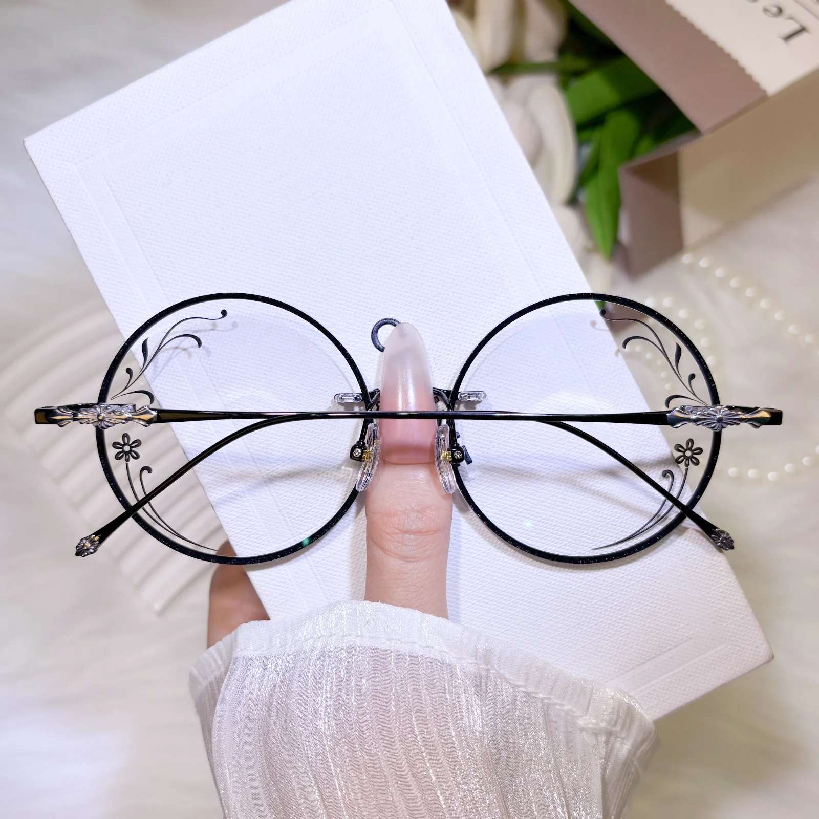 Willow Eyeglasses - Image 12