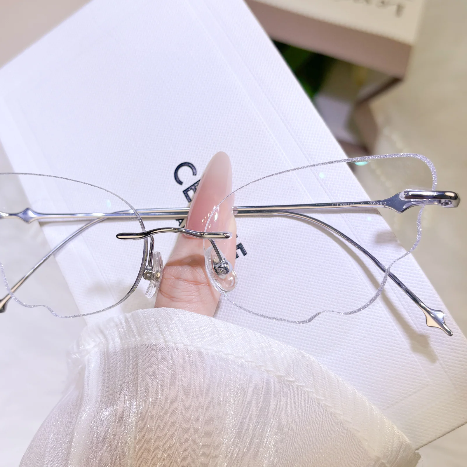 Wing Eyeglasses - Image 12