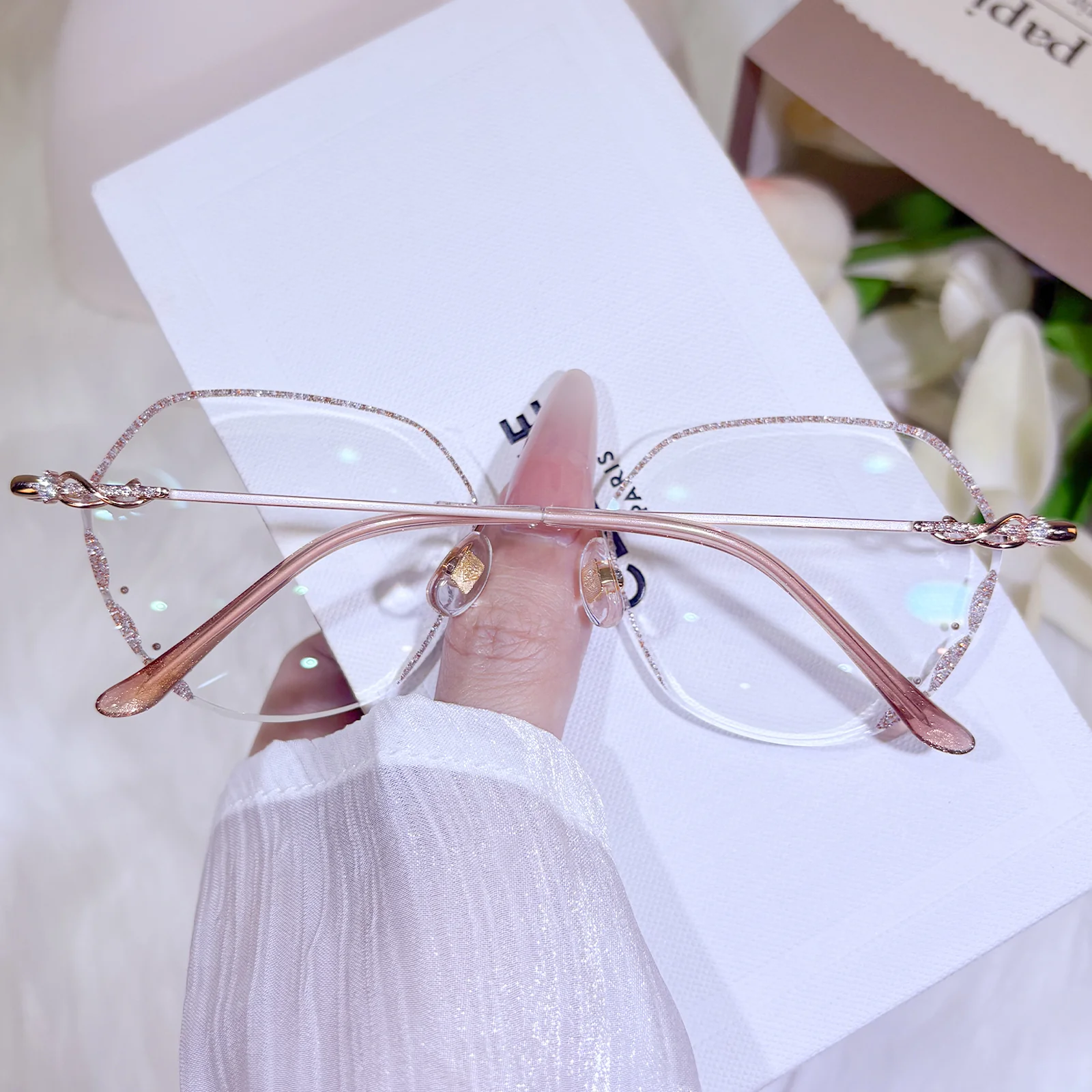 Yuri Eyeglasses - Image 4
